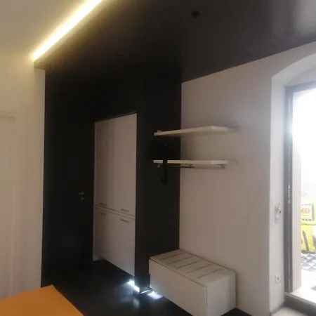 Apartment Pm 5 Via Salita Di Castelvecchio *